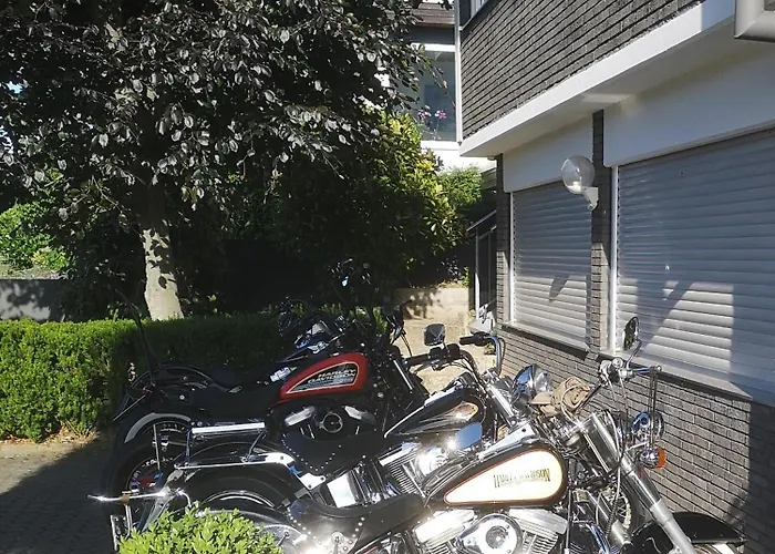 Apartment 'stay Friends'